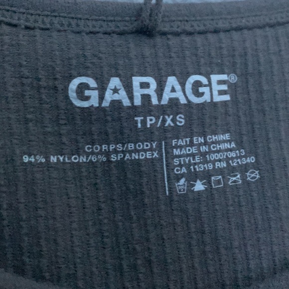 Grey sleeveless crop top - Picture 2 of 2